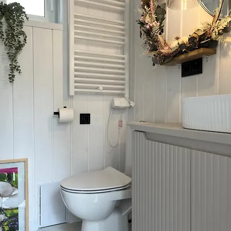 Holiday home Garden - The Lotus Drahobudice