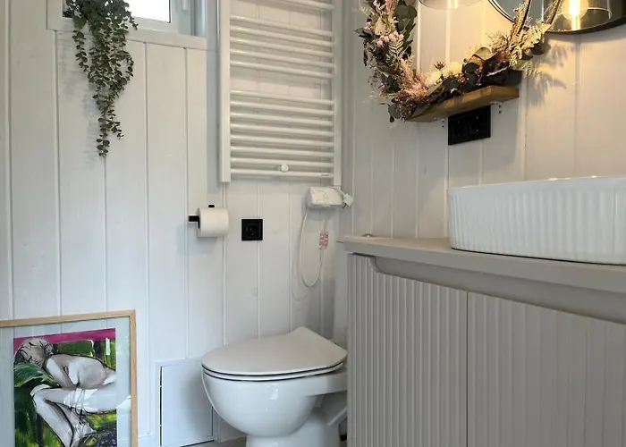 Holiday home Garden - The Lotus Drahobudice